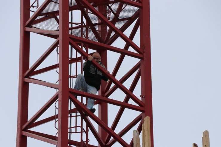 Kırşehir’de ’Vinç’ Üstünde İntihar Girişimi