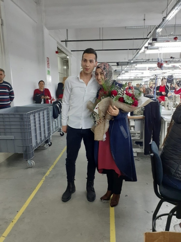 Tekstil İşçisinden Unutulmaz Evlilik Teklifi