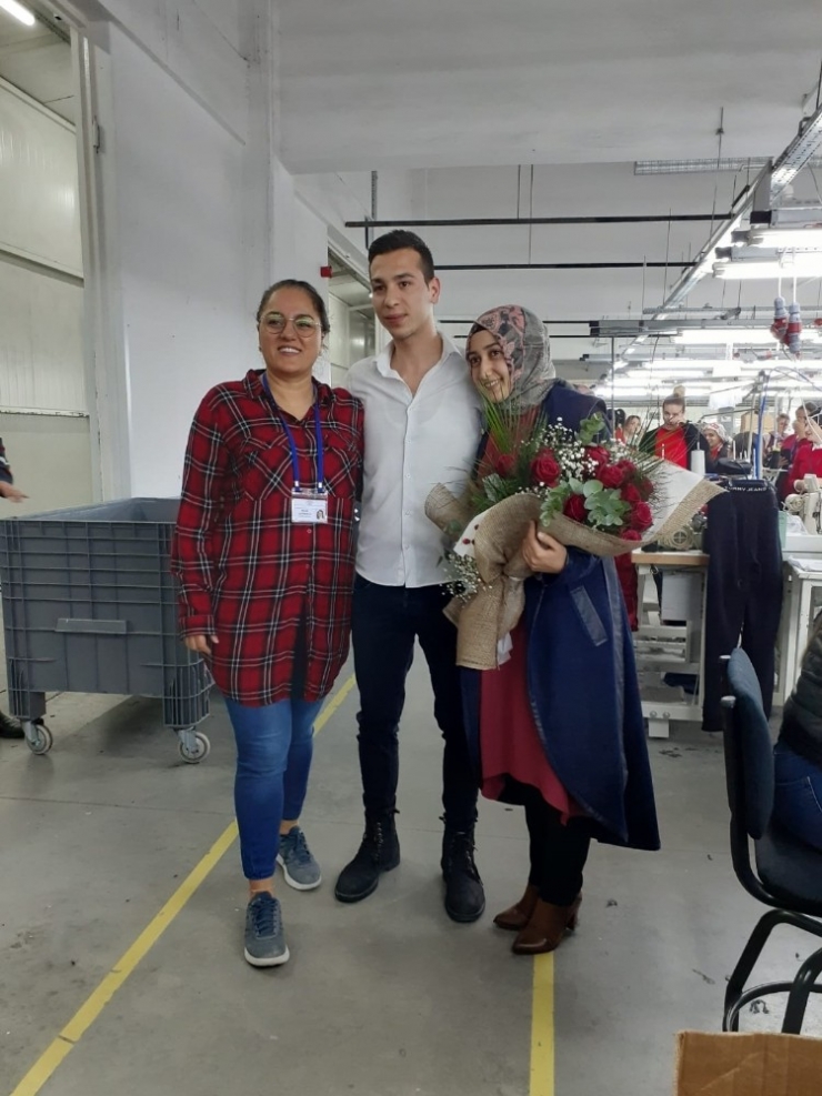 Tekstil İşçisinden Unutulmaz Evlilik Teklifi