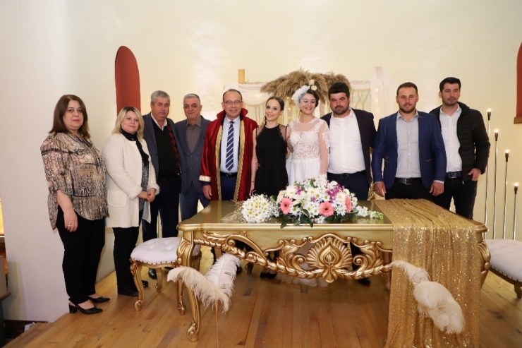 Turgutlu’da Sevgililer Günü’nde 11 Nikah Kıyıldı