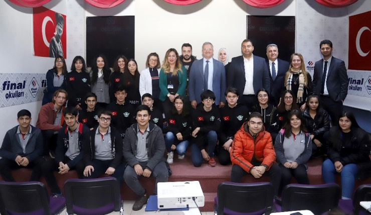 Robot Takımı, Amerika Öncesi İngilizce Eğitim Aldı