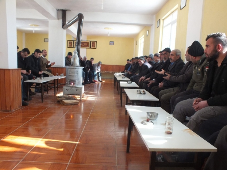 Kış Ortasında Vatandaşların Sorunlarını Dinlediler