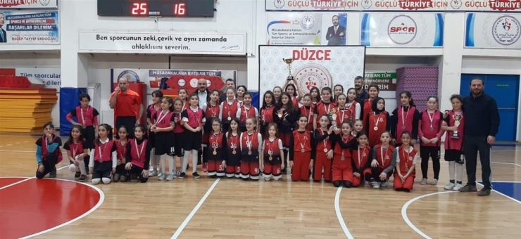 Küçük Kızlarda Şampiyon Belli Oldu