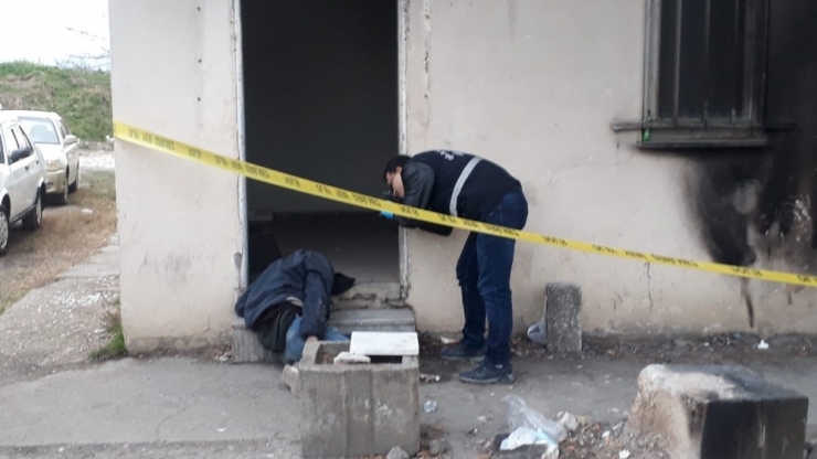 Depoda Ölü Bulundu