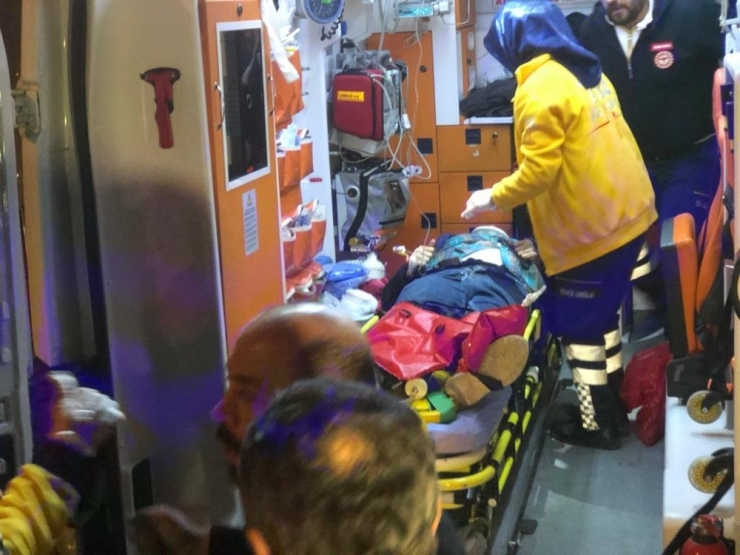 Ankara’da Sıkışmalı Trafik Kazası: 1’i Ağır 4 Yaralı