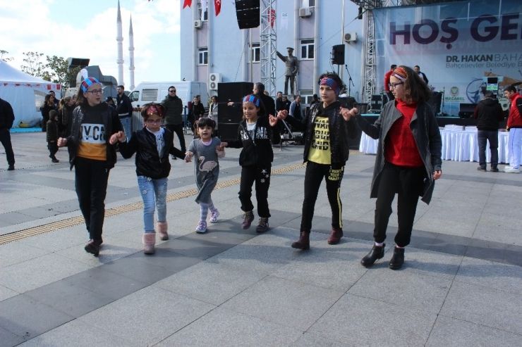 Bahçelievler’de Vatandaşlara Yaklaşık 3 Ton Hamsi İkramı