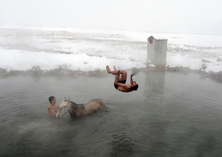 Mandaların Kaplıca Keyfi