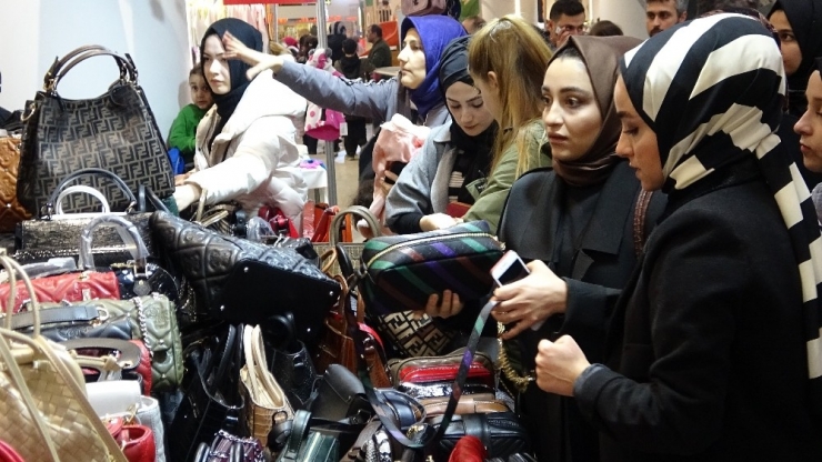 Bursa’da Alışveriş İzdihamı