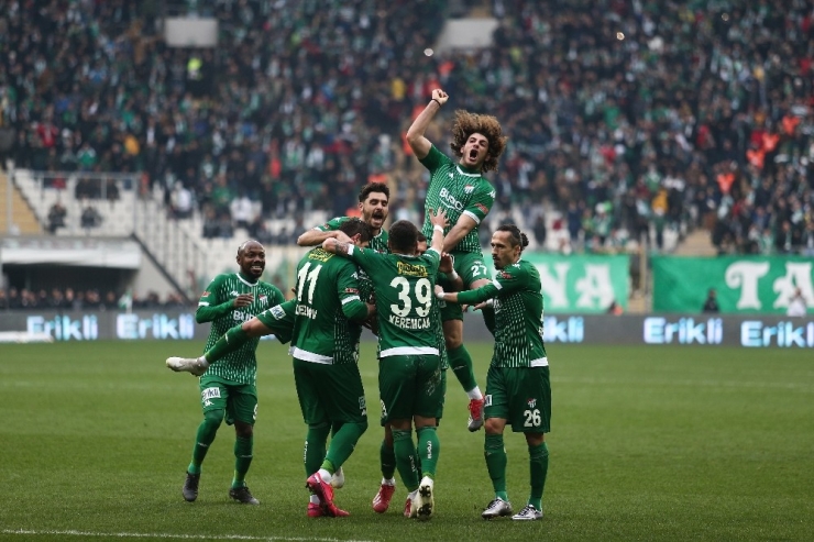 Tff 1. Lig: Bursaspor: 2 - Adana Demirspor: 0 (İlk Yarı Sonucu)
