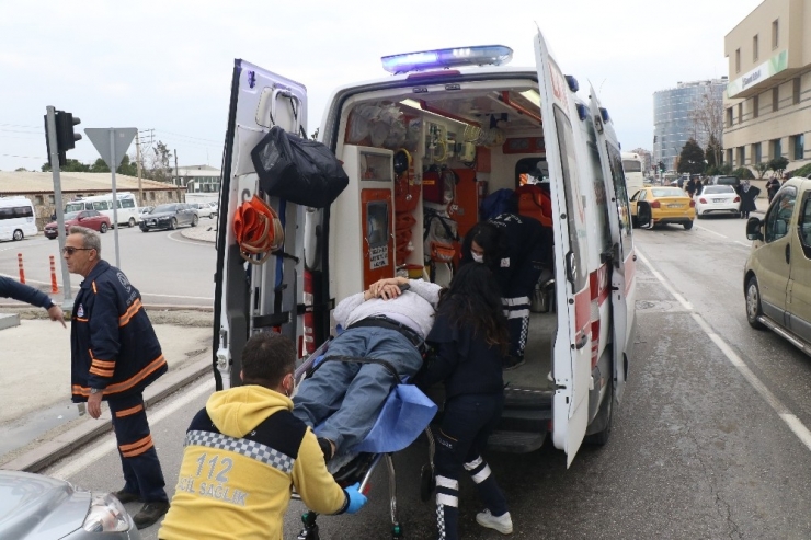 Emanet Aldığı Otomobille Kaza Yaptı