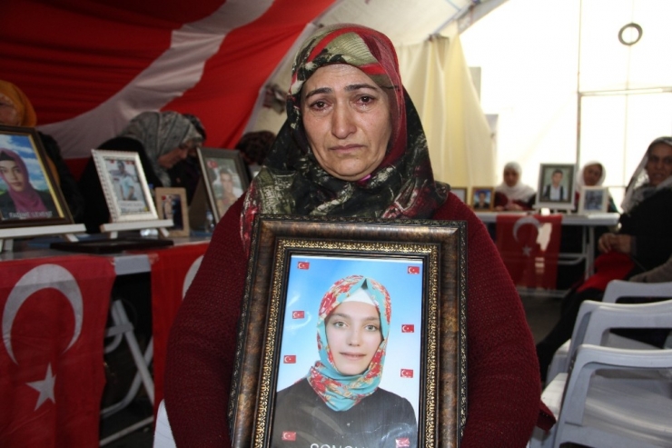 Hdp Önündeki Ailelerin Evlat Nöbeti 167’nci Gününde