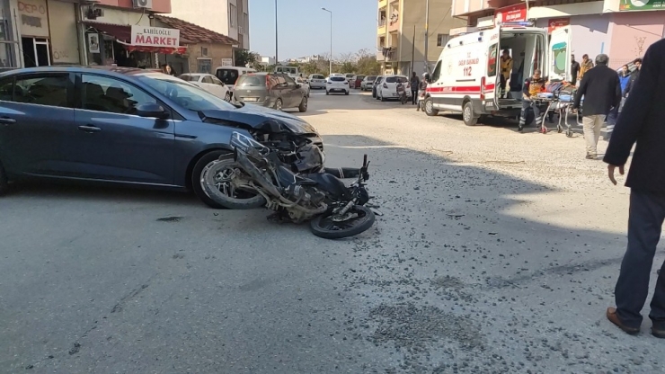 Samandağ’da Otomobille Motosiklet Çarpıştı: 2 Yaralı