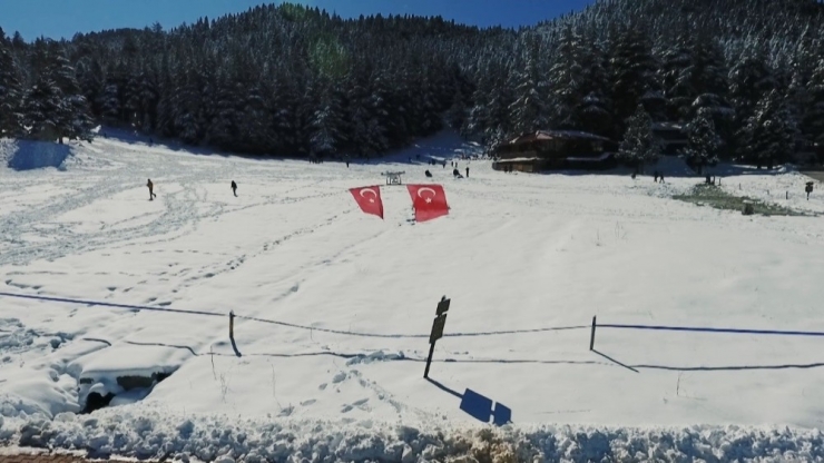 Drone İle Türk Bayrağını Gökyüzünde Dalgalandırdı