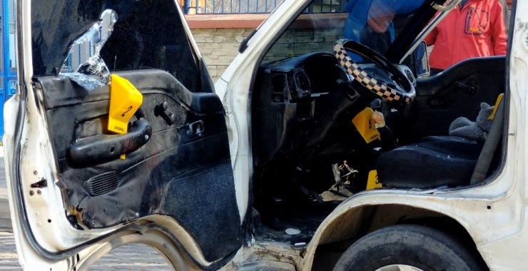 Kamyonete Kurşun Yağmuru: 2 Yaralı