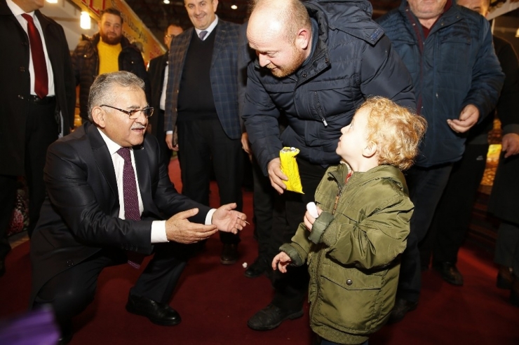 Başkan Büyükkılıç, Esnaf Ve Vatandaşlarla