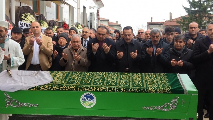 Kilis Valisi Soytürk’ün Annesi Sakarya’da Son Yolculuğuna Uğurlandı