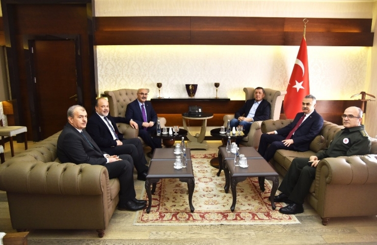 Bakan Selçuk, Vali Köşger’i Ziyaret Etti