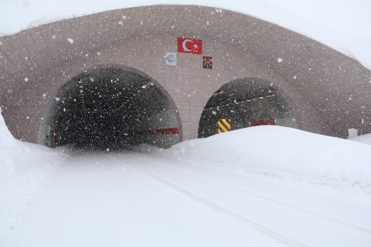 Ovit Tüneli İle Artık Rize-erzurum Arasındaki Bağlantı Hiç Kesilmiyor