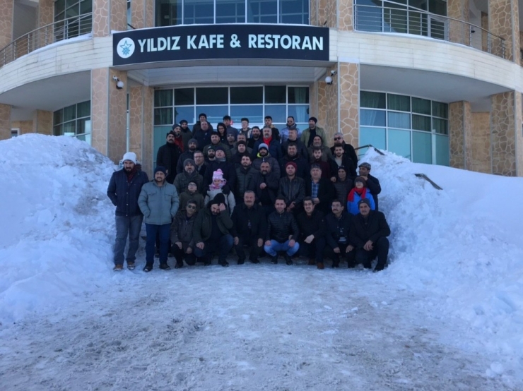 Kangallı Esnaf Yıldızdağı’nda Kayak Yapmanın Keyfini Çıkardı