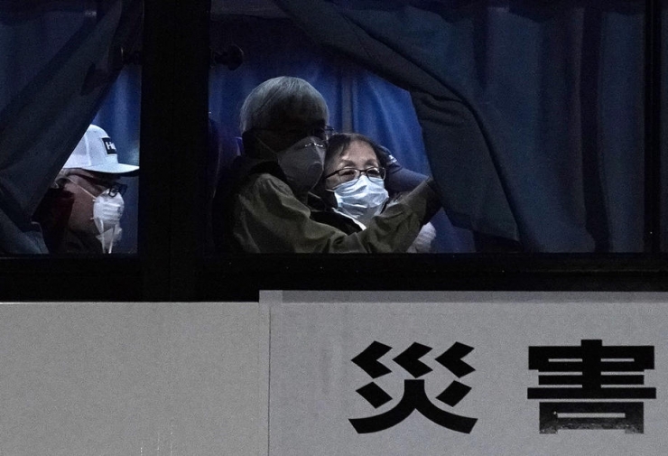 Abd, Karantina Gemisinden 300 Vatandaşını Tahliye Etti