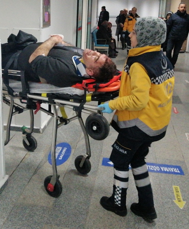 Otomobil Takla Attı: 2 Yaralı