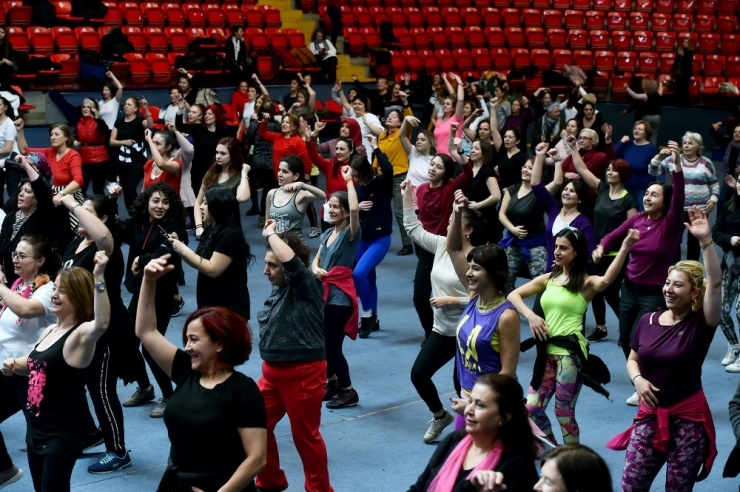 Başkentli Kadınlardan "Kadına Şiddete Hayır” Dansı