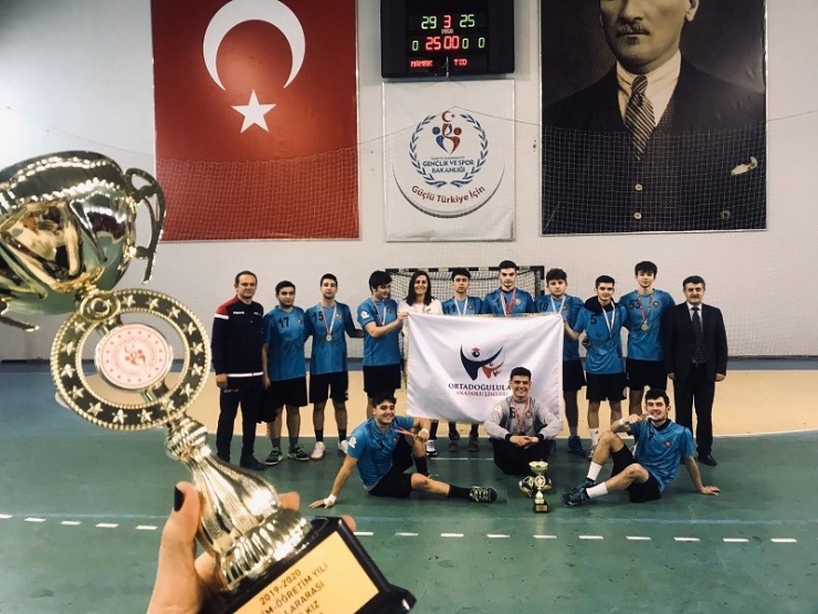 Hentbolda Şampiyon Ortadoğulular