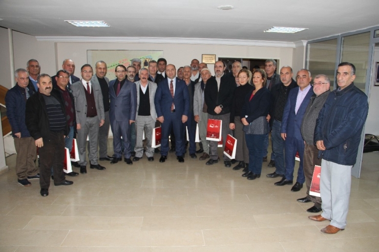 Sur Belediyesinde 25 Kişi Emekli Oldu, Çalışanlar İlk Kez İkramiyelerini Tam Aldı