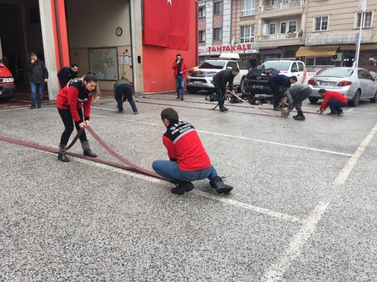 Düzce İtfaiyesi’nden Gönüllülere Temel İtfaiyecilik Eğitimi