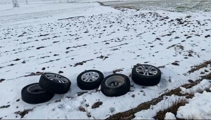 Çalınan Otomobil Lastikleri Arazide Bulundu