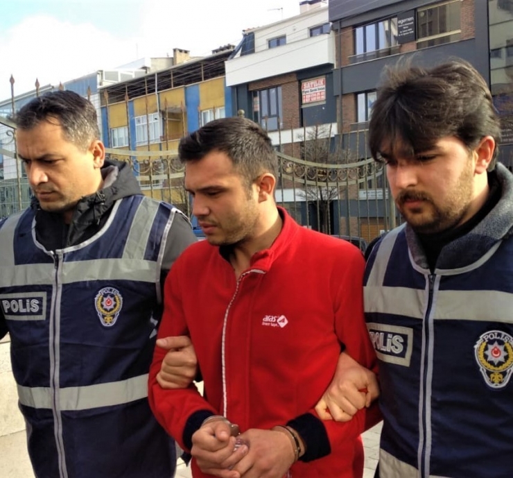 Cinayet Şüphelisi Koca: ’Eşim Kendini Öldürdü"