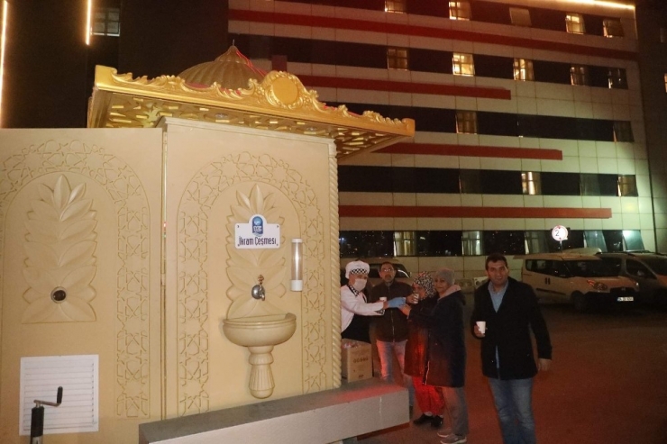 Eyüpsultan Belediyesi’nin “İkram Çeşmesi” Gönülleri Isıtıyor