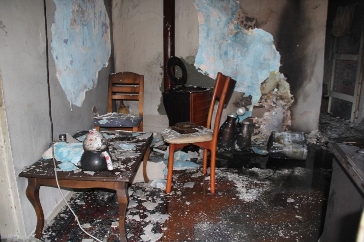 Yanan Sobaya Tiner Döken İki Kardeş Yaralandı, Faciadan Dönüldü