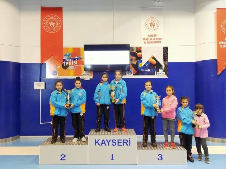 Küçük Raketler İl Birinciliği İçin Yarıştı