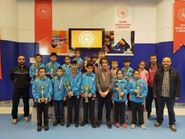 Küçük Raketler İl Birinciliği İçin Yarıştı