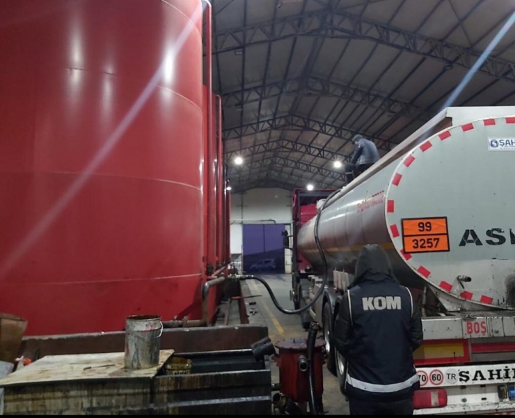 Kayseri Emniyeti Piyasa Değeri 3 Milyon Tl Olan 470 Bin Litre Kaçak Akaryakıt Ele Geçirdi