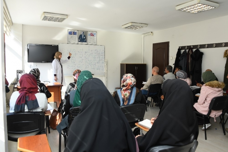 Komek Ve Asem’de Yeni Dönem Rekor Kursiyerle Başladı