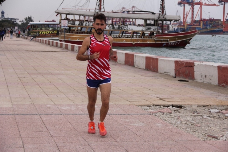 Türk Bayrağını Yırtan Yunan Milletvekiline Tepki İçin Mersin’den Ankara’ya Koşacak