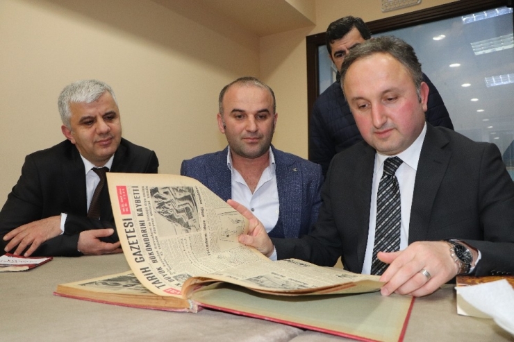 Kapıcılar, Topladıkları Atık Kitaplardan “Kitap Köşesi” Kurdu