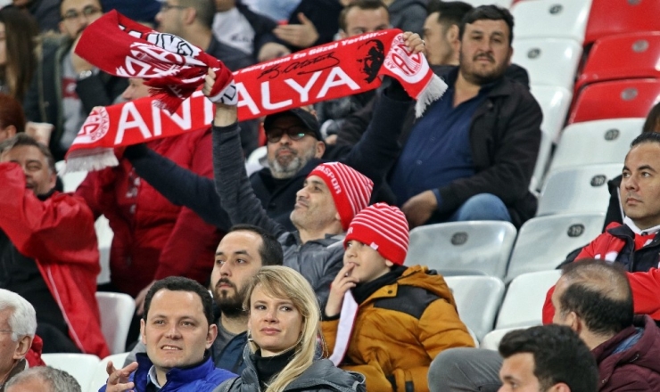 Süper Lig: Antalyaspor: 0 - Kasımpaşa: 0 (İlk Yarı)
