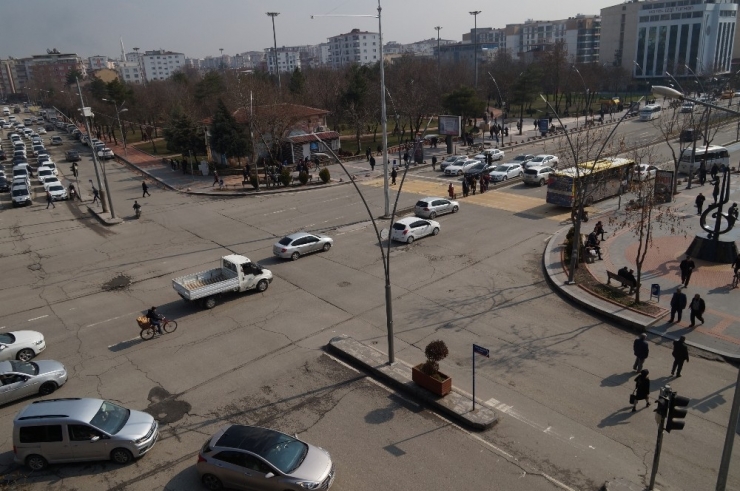 Trafikte Kurallara Uymayanlar Drone Takıldı