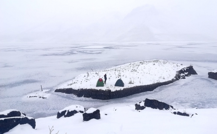 Yüzen Adalar Buz Tuttu