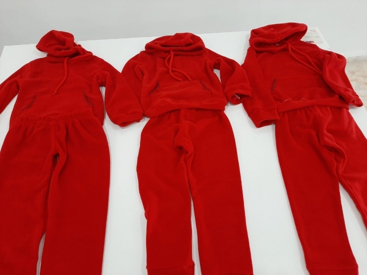 Mamak Belediyesi Aile Merkezleri Türk Kızılay’ı İçin Elbise Dikti