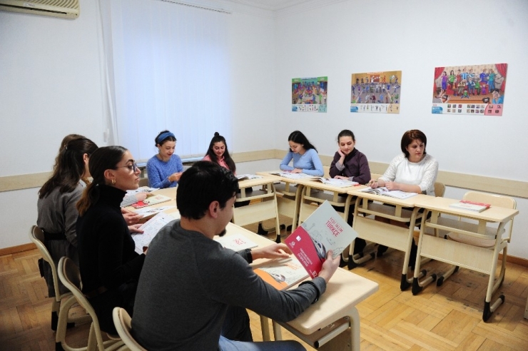 Yunus Emre Enstitüsü, Gürcistan’da Türkçe Ve Türk Kültürünü Öğretiyor