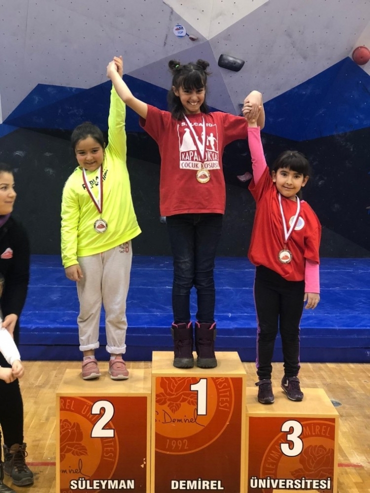 Nevşehirli Sporcular Isparta’dan 10 Madalya İle Döndü