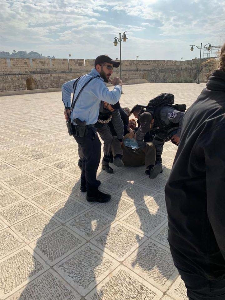 İsrail Polisi Mescid-i Aksa’da İsrailli Eski Milletvekilini Gözaltına Aldı