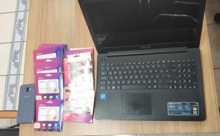 Kayseri Polisinden ‘Bahis’ Ve ‘Şans Oyunu’ Operasyonu: 8 Gözaltı