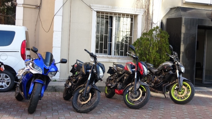 İstanbul’da 2 Buçuk Milyon Değerinde Otomobil Farı Çalan Hırsızlara Operasyon