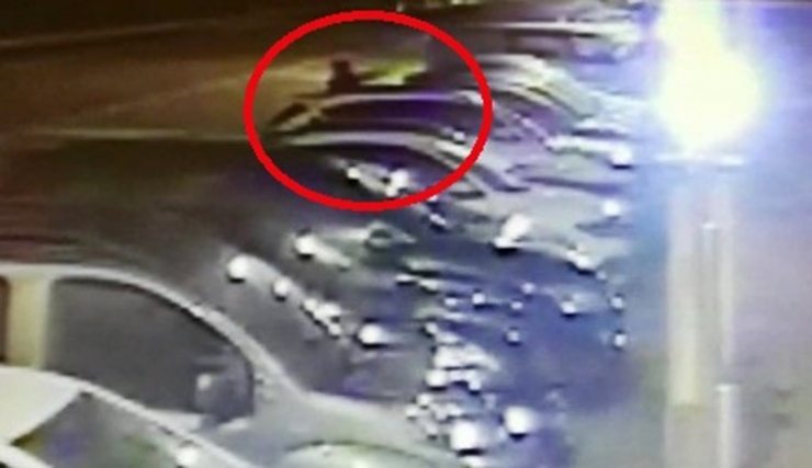 İşten Çıkarılmasına Neden Olan Amirinin Evini Taradı