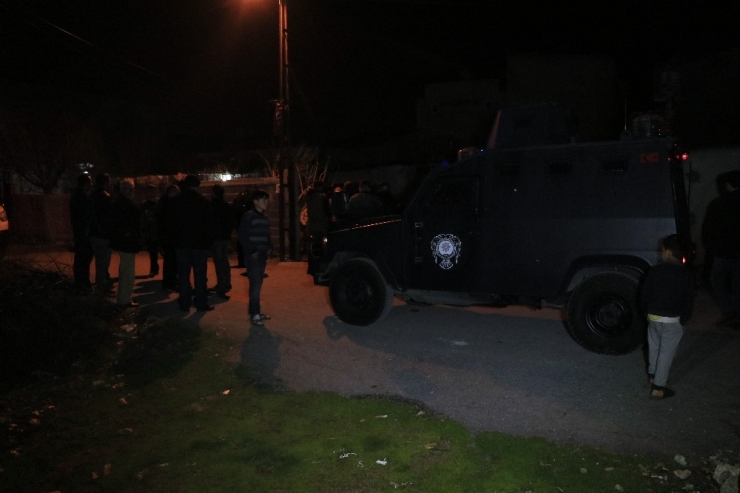 Alacak Verecek Meselesi Yüzünden Kardeşinin Arabasını Kundakladı